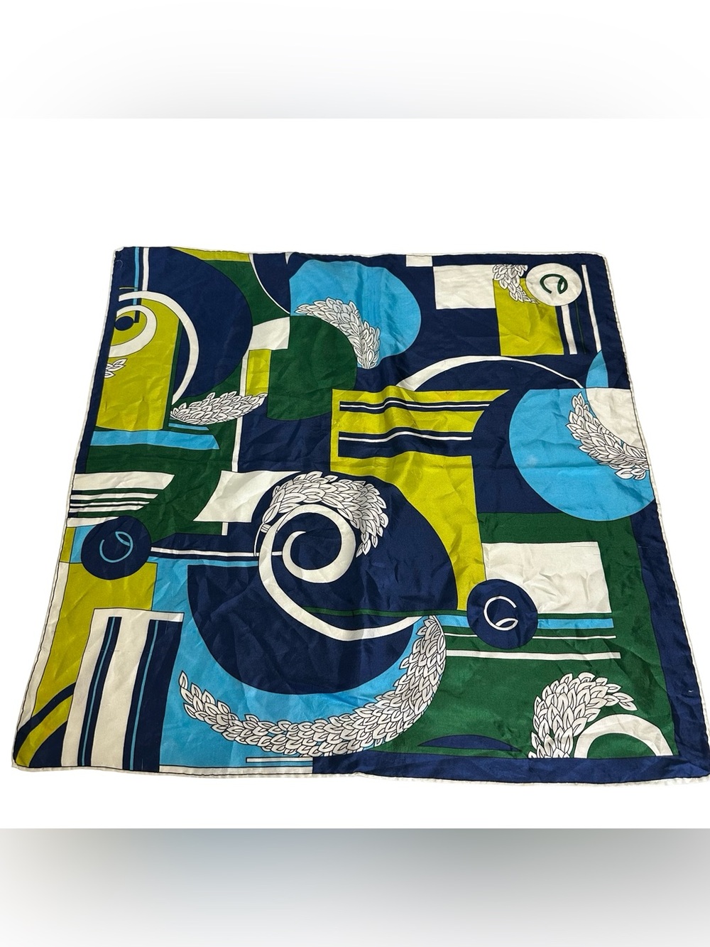 Premium Geometric Print Throw Blanket in Blue, Green & White